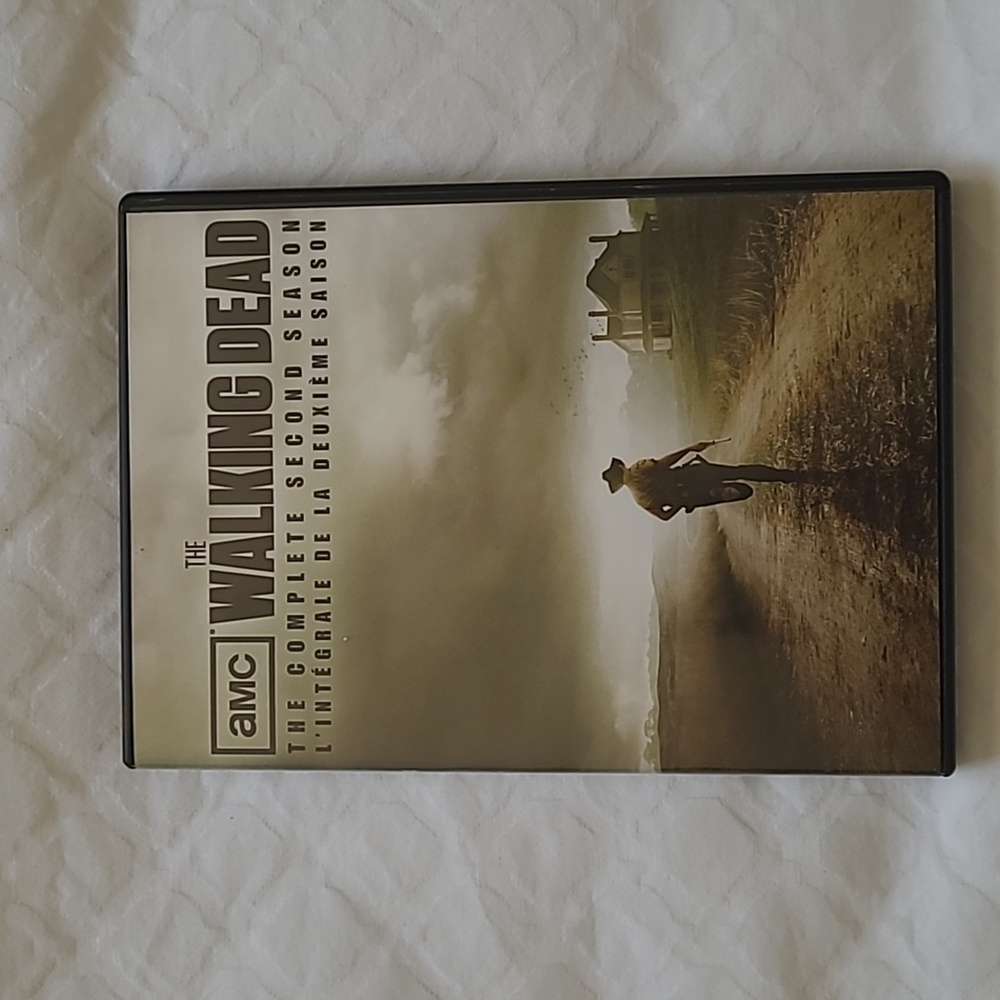 WALKING DEAD DVDs Seasons 1, 2 & 3 - Picture 6 of 14